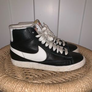 Nike Blazer Sneakers